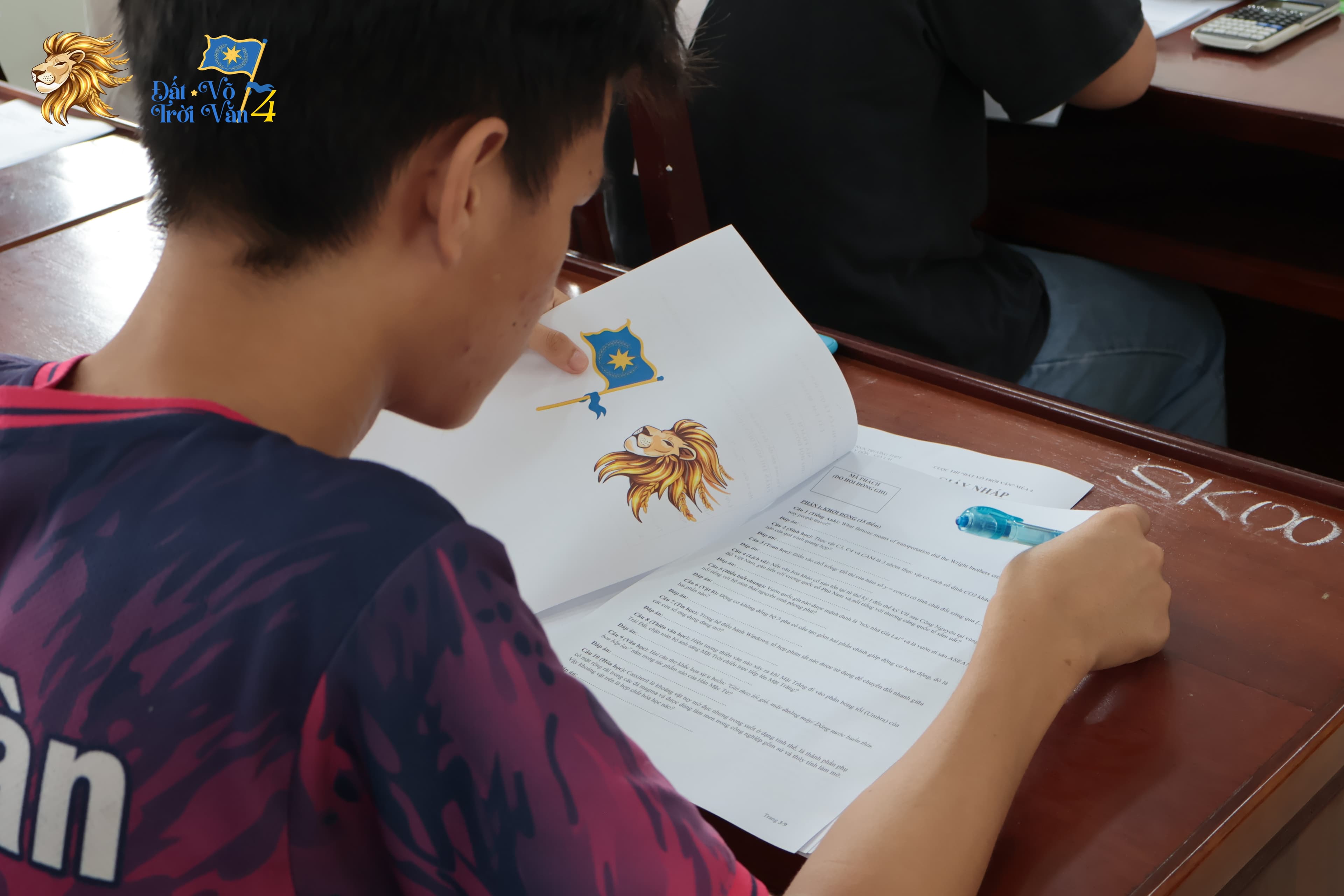 Đất võ trời văn 4 - vòng loại - khoảnh khắc 25